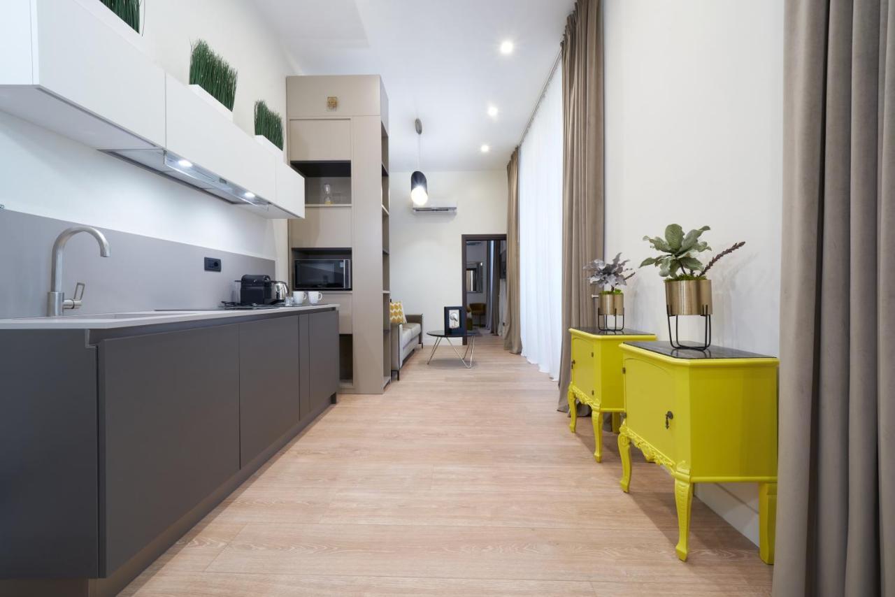 The One Napoli Luxury Apartment Екстериор снимка