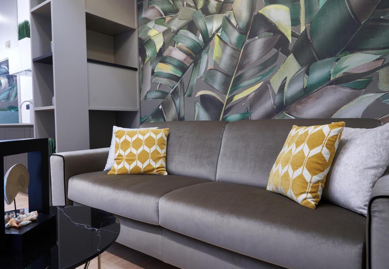 The One Napoli Luxury Apartment Екстериор снимка