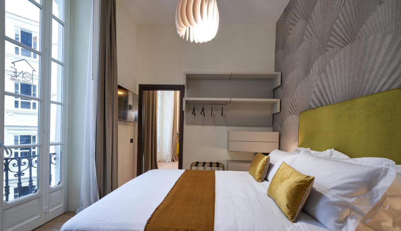 The One Napoli Luxury Apartment Екстериор снимка