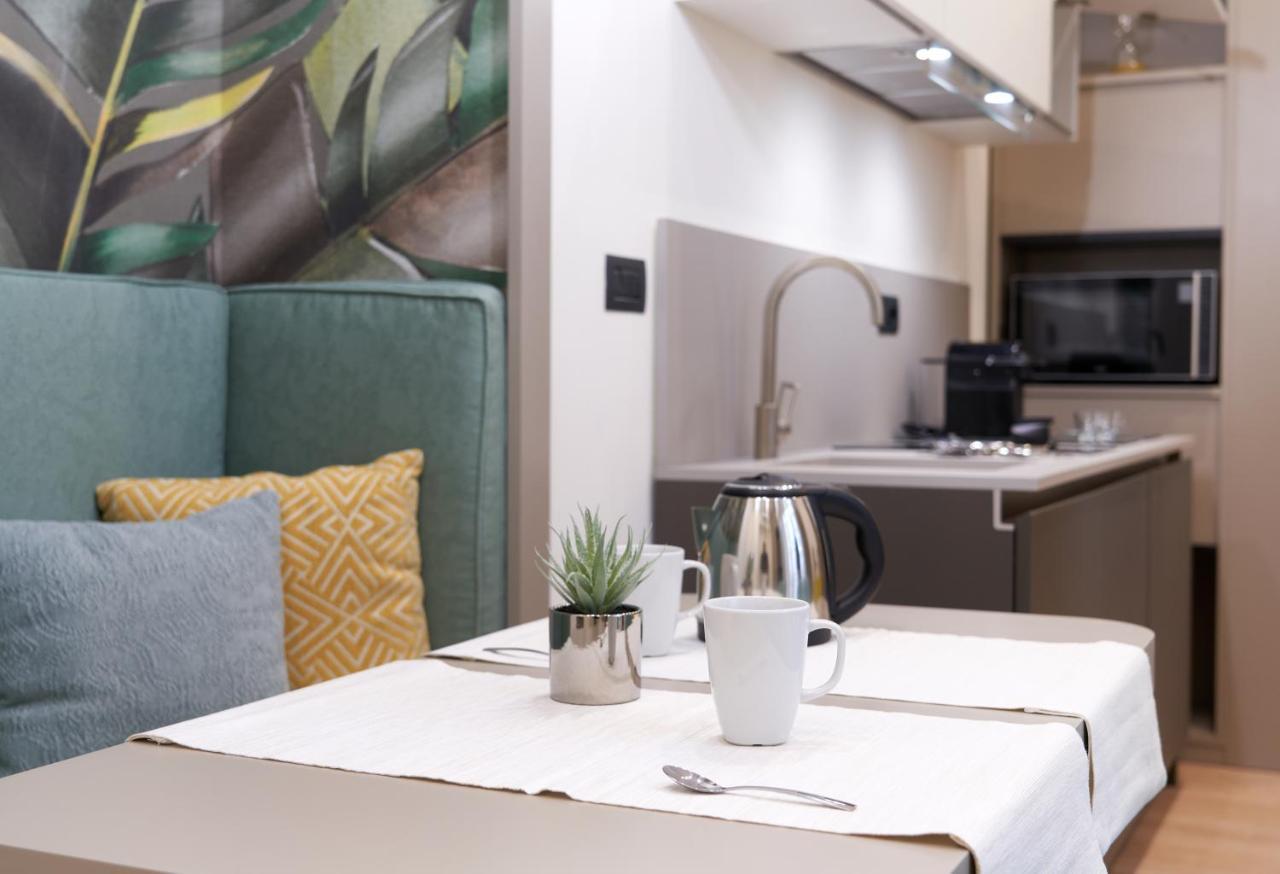 The One Napoli Luxury Apartment Екстериор снимка