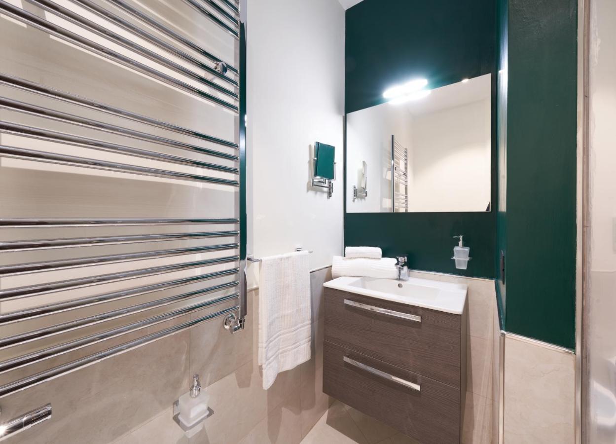 The One Napoli Luxury Apartment Екстериор снимка
