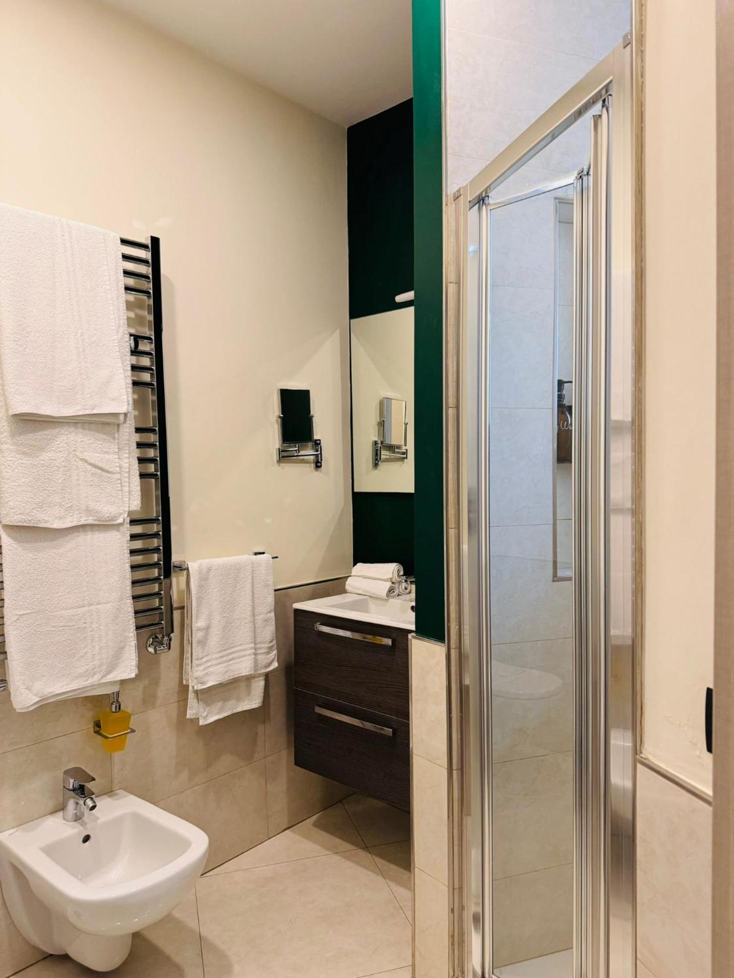 The One Napoli Luxury Apartment Екстериор снимка
